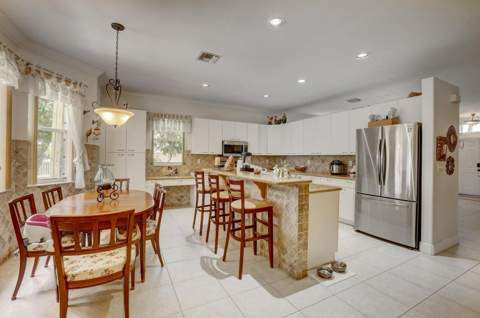 6139 Branchwood Drive, Lake Worth FL - photo 10 of 42