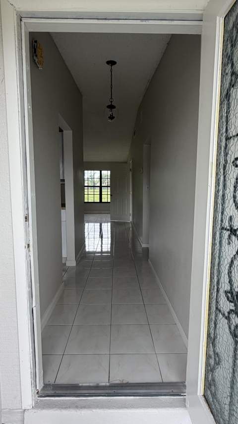 5460 S Lakewood Cir S #C, Margate FL - photo 7 of 59