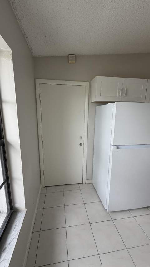 5460 S Lakewood Cir S #C, Margate FL - photo 11 of 59