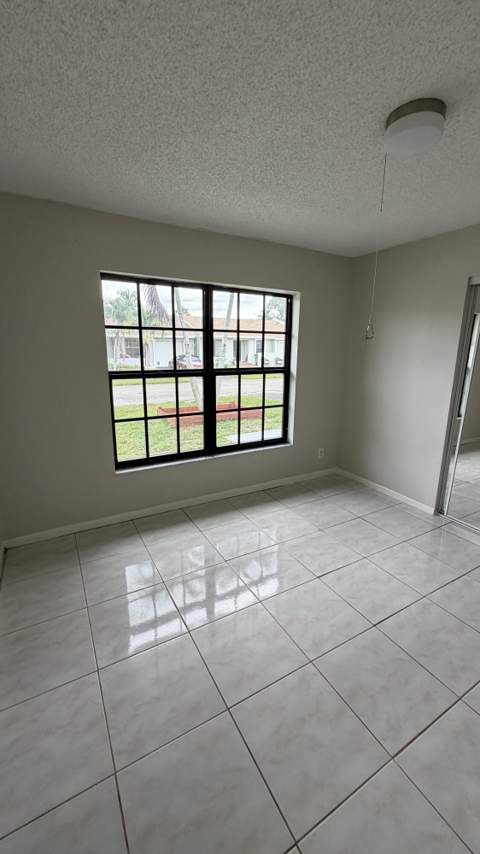 5460 S Lakewood Cir S #C, Margate FL - photo 15 of 59