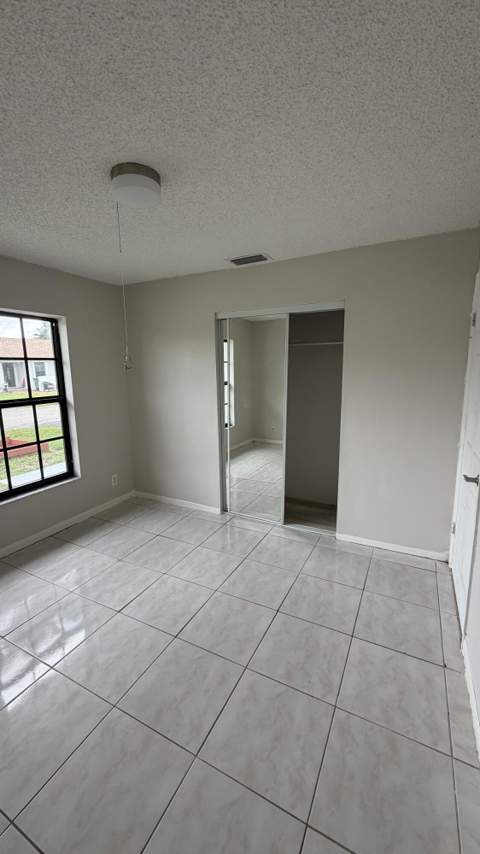 5460 S Lakewood Cir S #C, Margate FL - photo 16 of 59