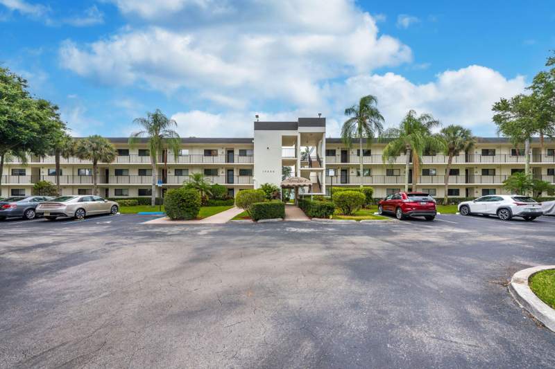 2 bedroom Condominium at 15244 Lakes Of Delray Boulevard #304, Watersedge At The Lakes Of Delray Condo , Delray Beach — photo 2