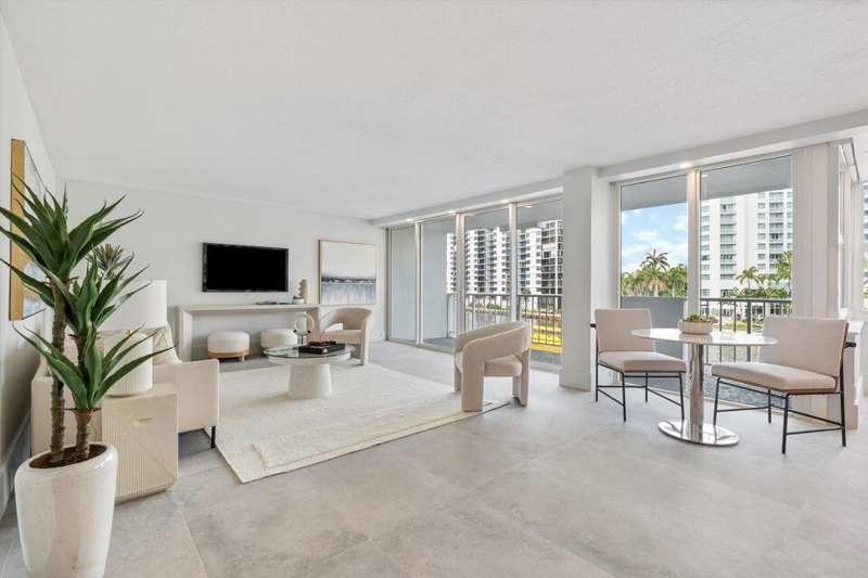 2 bedroom Condominium at 2800 E Sunrise Boulevard #4c, Sunrise East Condo, Fort Lauderdale — photo 1