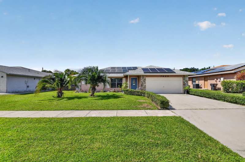 3 bedroom Single Family Residence at 7625 Woodland Creek Lane, Woodland Creek 1, Lake Worth — photo 1