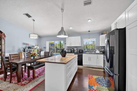 7625 Woodland Creek Lane, Lake Worth FL - photo 17 of 54