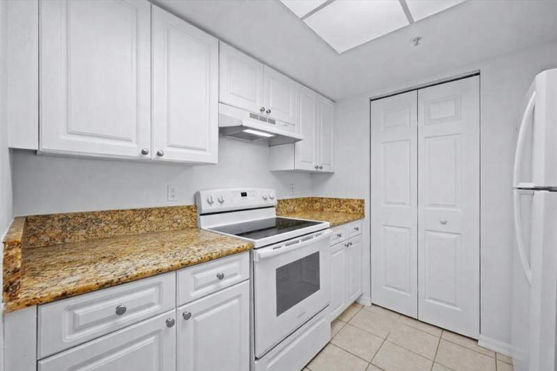 3 bedroom Condominium at 200 N Crestwood Court #211, Grand View At Crestwood Condo, Royal Palm Beach — photo 2