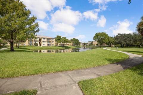 200 N Crestwood Court #211, Royal Palm Beach FL - photo 21 of 24