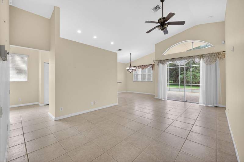 3 bedroom Single Family Residence at 171 NW Lawton Road, Cascades At St Lucie West , Port St. Lucie — photo 3
