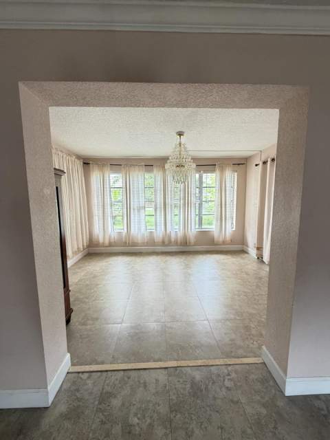 8870 Taft Street, Pembroke Pines FL - photo 11 of 20