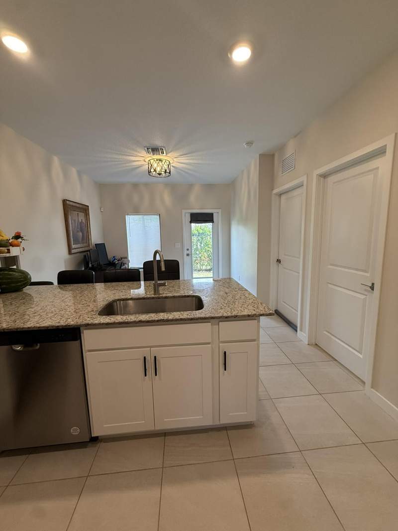 4 bedroom Townhouse at 5012 Elderberry Street, Newberry Court, Haverhill — photo 5