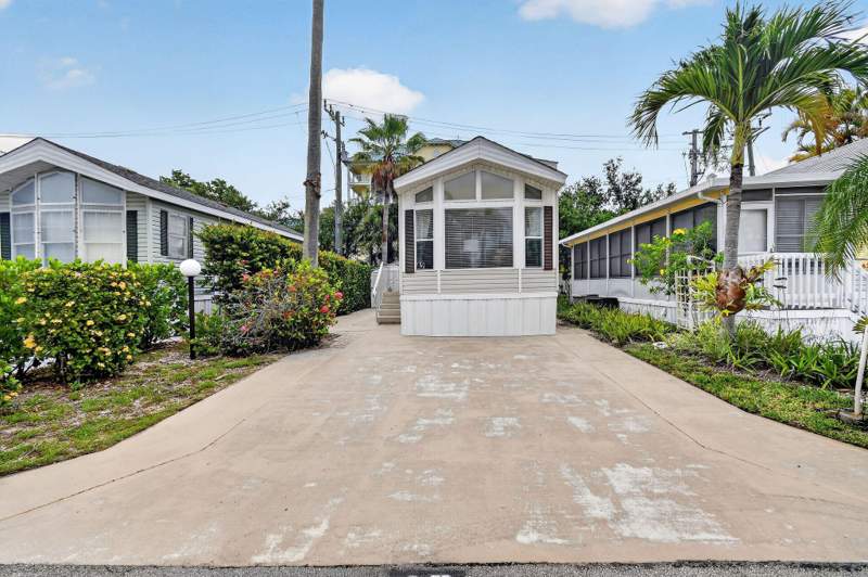 1 bedroom Manufactured Home at 900 Juno Ocean Walk #2, Juno Ocean Walk, Juno Beach — photo 2