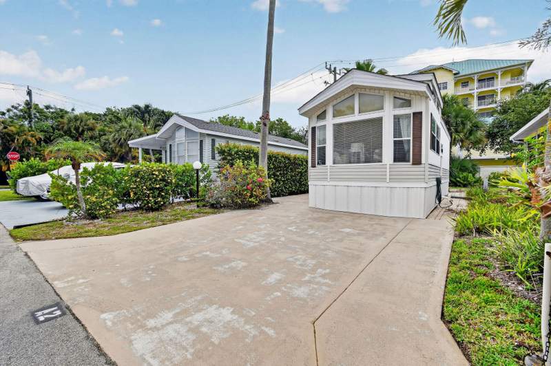 1 bedroom Manufactured Home at 900 Juno Ocean Walk #2, Juno Ocean Walk, Juno Beach — photo 3