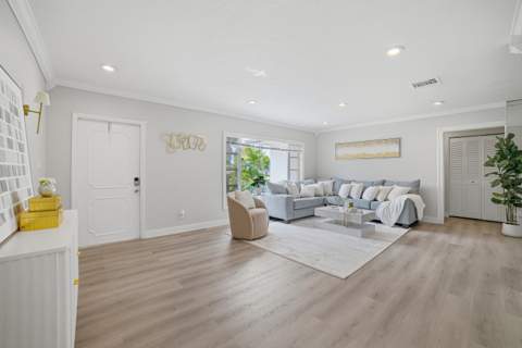 8106 NW 101st Avenue, Tamarac FL - photo 12 of 33