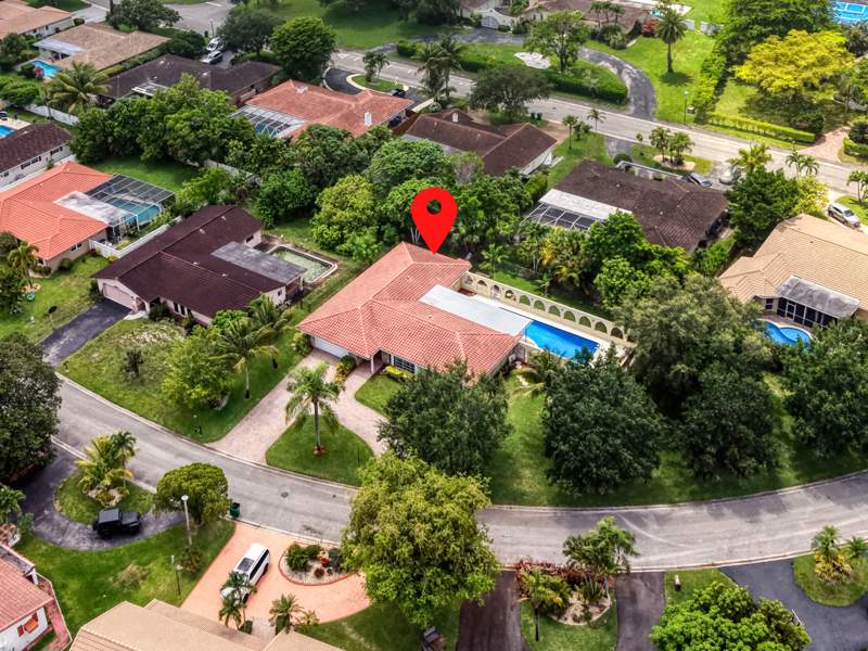4 bedroom Single Family Residence at 3860 NW 100th Avenue, Coral Springs Lakes, Coral Springs — photo 4