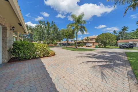3860 NW 100th Avenue, Coral Springs FL - photo 6 of 31