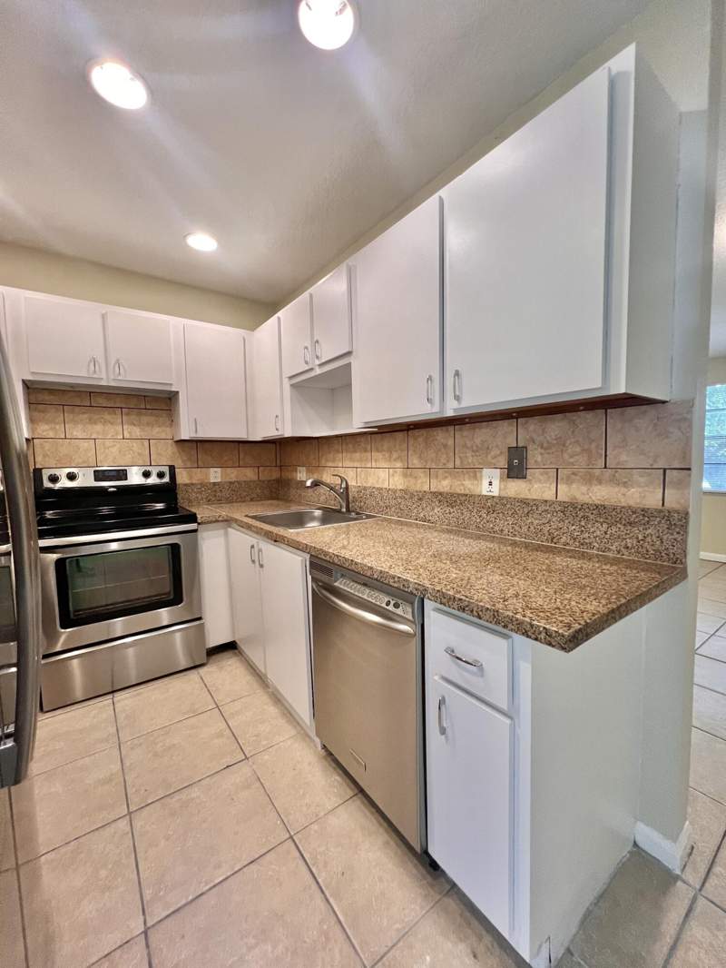3 bedroom Condominium at 423 Glenwood Drive, Glenwood Village Condo, West Palm Beach — photo 3