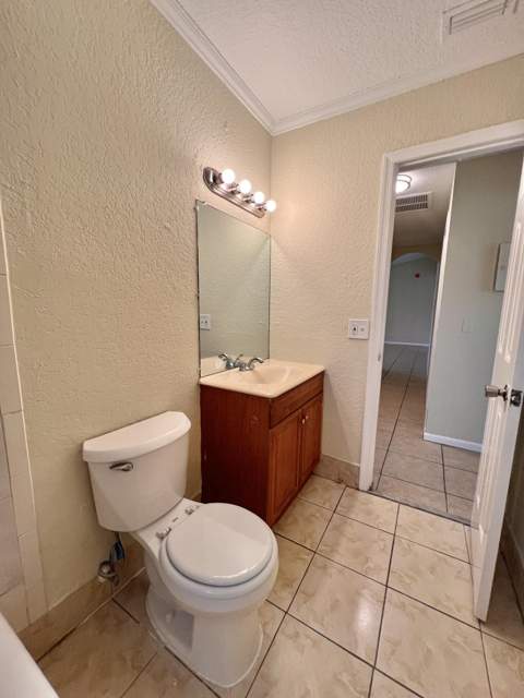 423 Glenwood Drive, West Palm Beach FL - photo 14 of 24