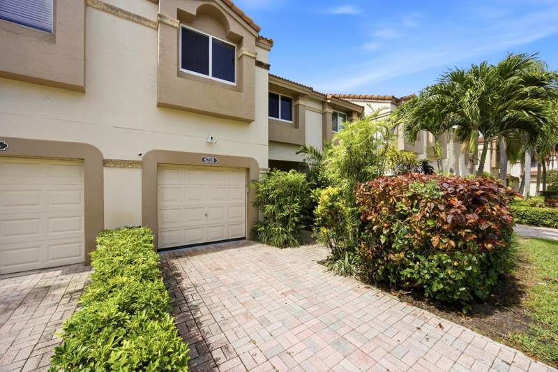 3 bedroom Townhouse at 6738 Via Regina, Plum At Boca Pointe Condos One Thru 15 Filed In Or, Boca Raton — photo 4