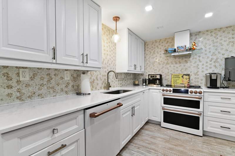 1 bedroom Condominium at 2840 S Ocean Boulevard #109, Royal Saxon, Palm Beach — photo 5
