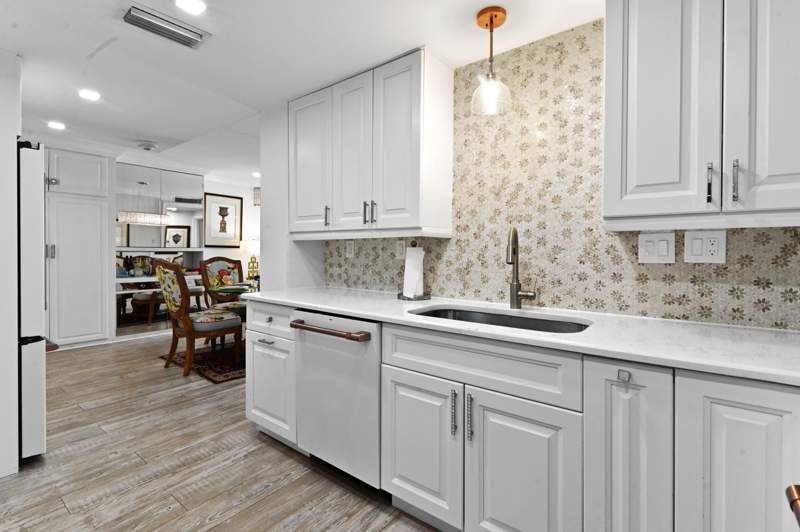 1 bedroom Condominium at 2840 S Ocean Boulevard #109, Royal Saxon, Palm Beach — photo 4
