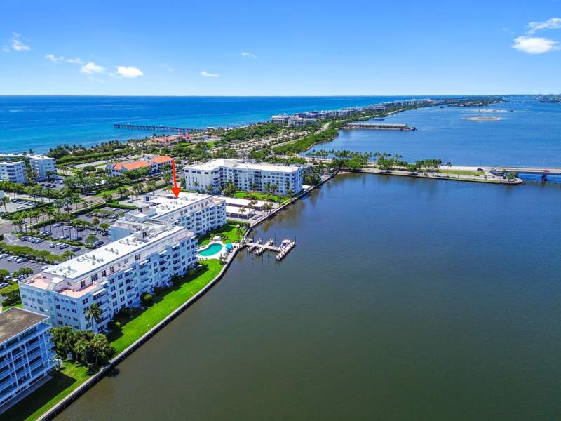 1 bedroom Condominium at 2840 S Ocean Boulevard #109, Royal Saxon, Palm Beach — photo 2