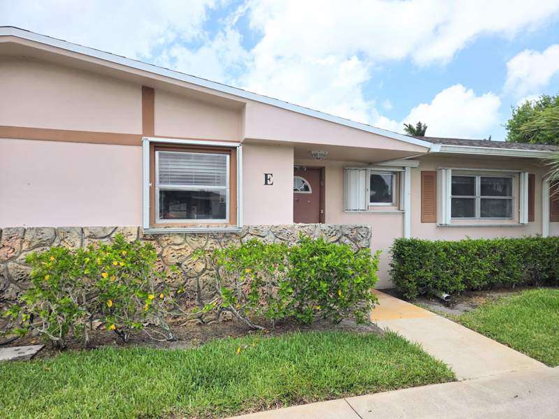 2 bedroom Condominium at 2703 Dudley Drive #Unit E, Cresthaven Villas 28 Condo, West Palm Beach — photo 2