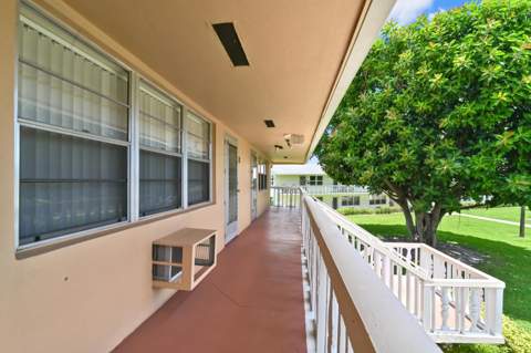 75 Camden Drive #C, West Palm Beach FL - photo 17 of 19