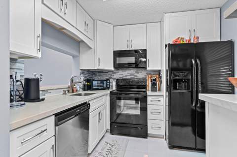 5530 Lakeside Drive #203, Margate FL - photo 8 of 25