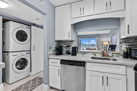 5530 Lakeside Drive #203, Margate FL - photo 9 of 25