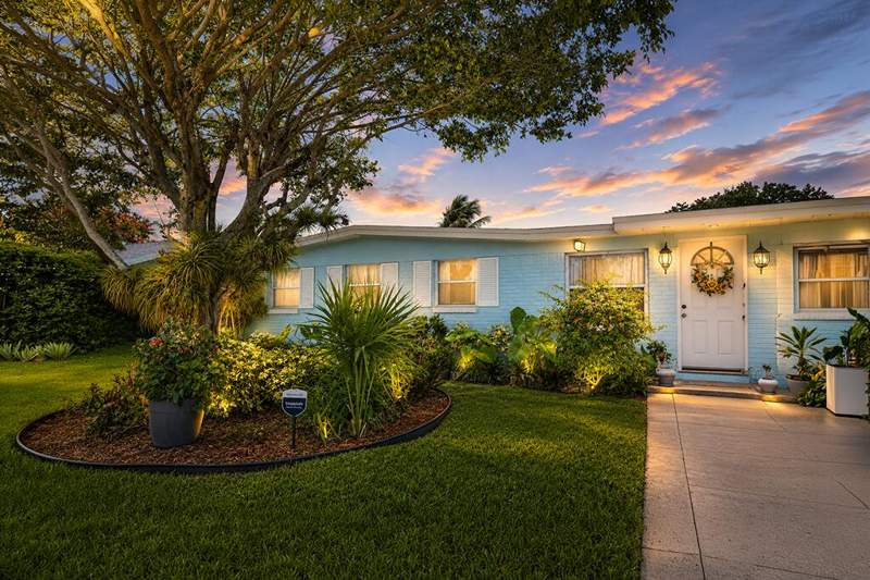 4 bedroom Single Family Residence at 3740 Dunes Road, Palm Beach Cabana Colony 1, Cabana Colony — photo 1