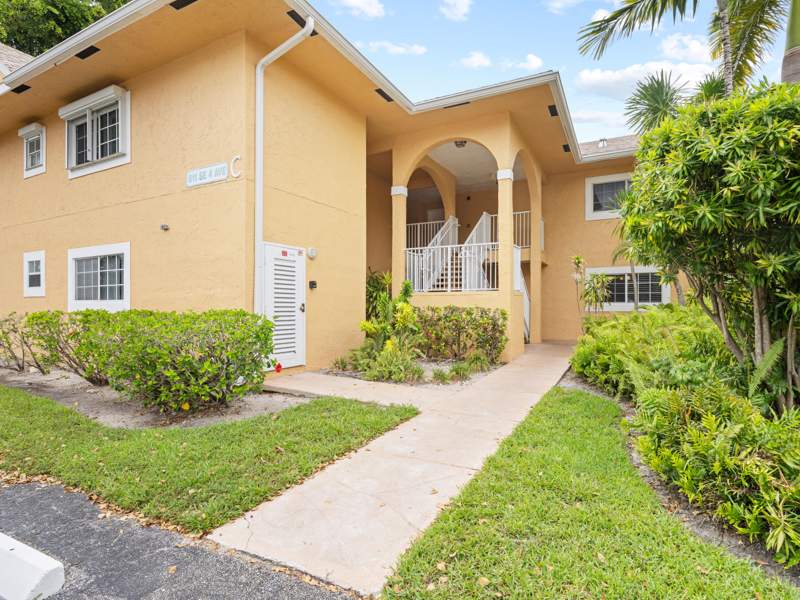 2 bedroom Condominium at 811 SE 4th Avenue #C103, Chateau De Ville Condo, Dania Beach — photo 2