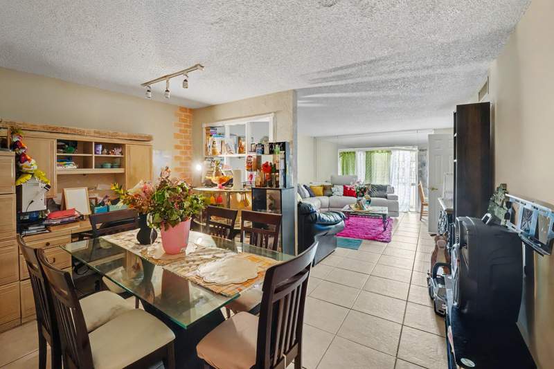 2 bedroom Condominium at 6061 N Falls Cir #110, Inverrary Country Club, Lauderhill — photo 4