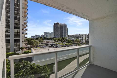 3015 N Ocean Boulevard #3d, Fort Lauderdale FL - photo 23 of 57