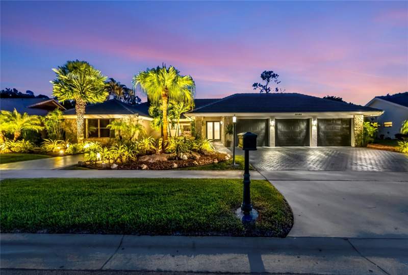 4 bedroom Single Family Residence at 10182 Boca Woods Lane, Boca Woods Country Club, Boca Raton — photo 5