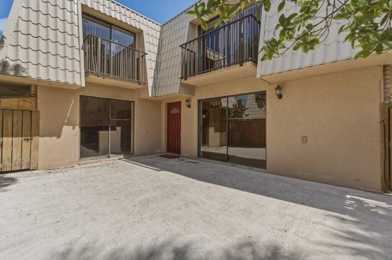 2 bedroom Townhouse at 5701 57th Way, Village Of Sandalwood Lakes South, West Palm Beach — photo 3