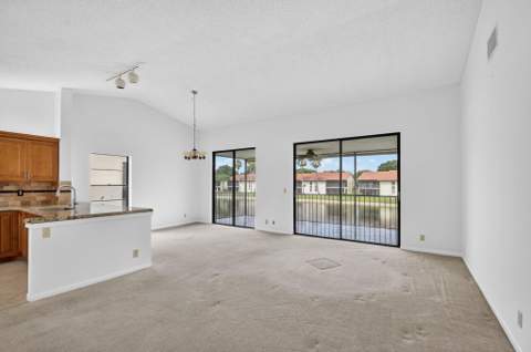 10231 N Circle Lake Drive #201, Boynton Beach FL - photo 13 of 80