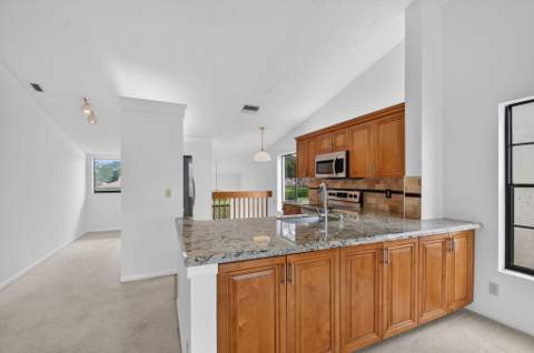 10231 N Circle Lake Drive #201, Boynton Beach FL - photo 12 of 80
