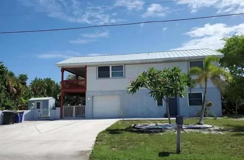 3 bedroom Single Family Residence at 1801 Saint Lucie Court, Fort Pierce Subdivision, Fort Pierce — photo 1