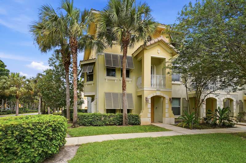 3 bedroom Townhouse at 3902 White Peacock Lane, Whispering Trails, Coconut Creek — photo 1