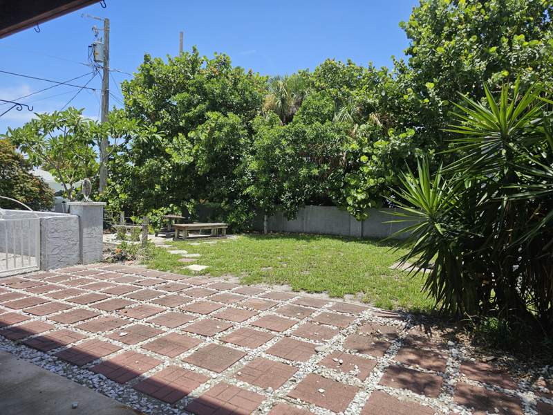 3 bedroom Single Family Residence at 1801 Saint Lucie Court, Fort Pierce Subdivision, Fort Pierce — photo 4