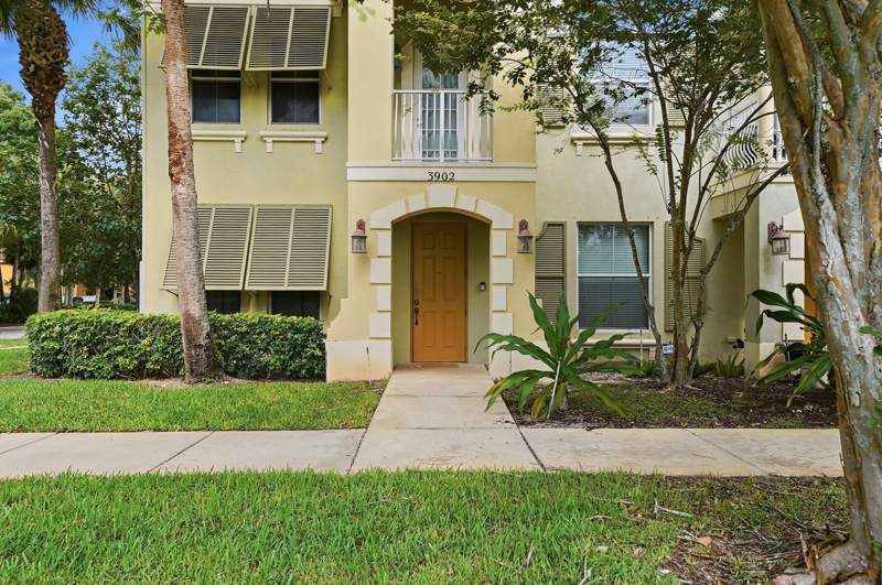 3 bedroom Townhouse at 3902 White Peacock Lane, Whispering Trails, Coconut Creek — photo 2