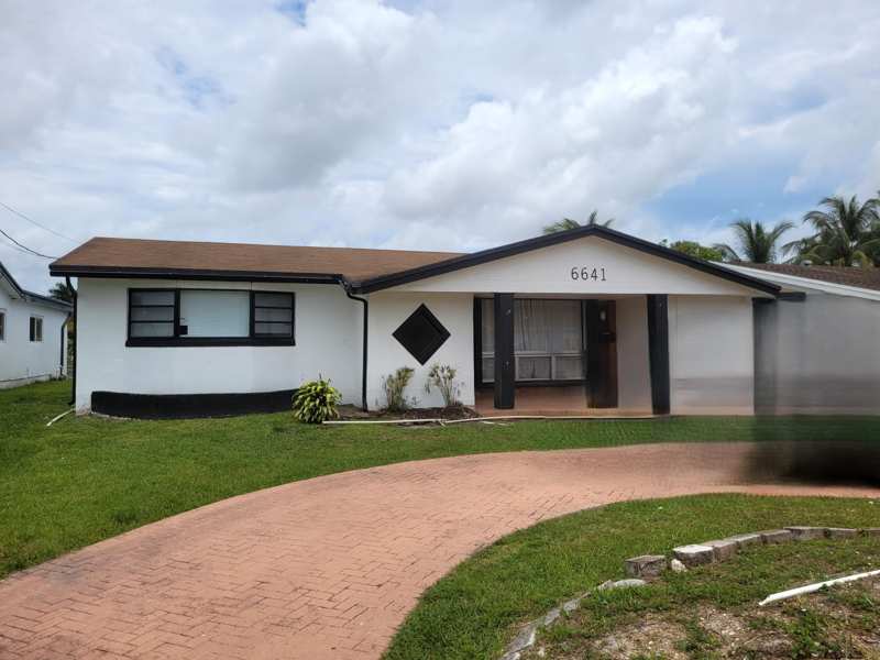 3 bedroom Single Family Residence at 6641 Emerald Lake Drive, Miramar Isles Sec 2, Miramar — photo 1