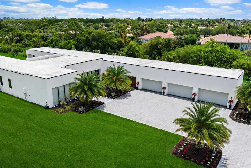 5 bedroom Single Family Residence at 9741 SE Gomez Avenue, Gomez, Hobe Sound — photo 3