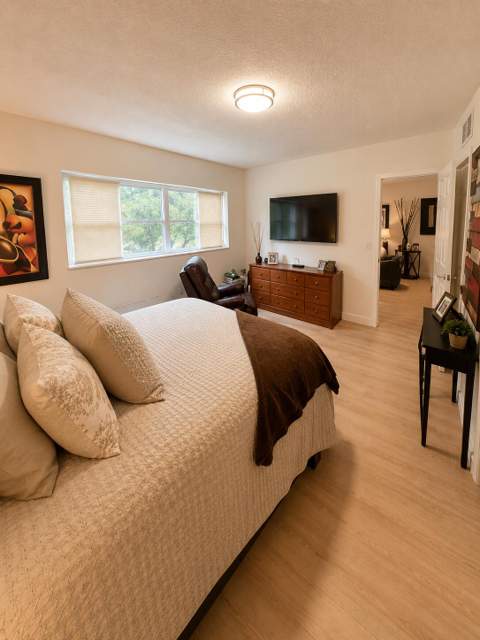1050 Country Club Drive #303, Margate FL - photo 13 of 25