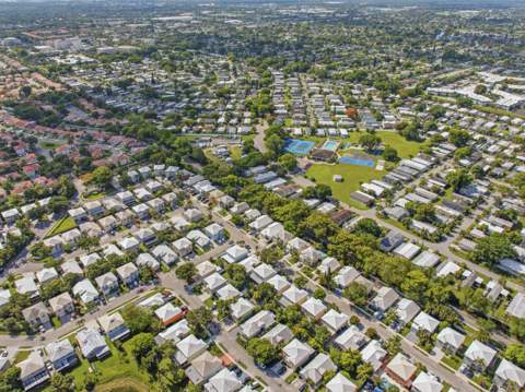 6582 Bayfront Drive, Margate FL - photo 17 of 40