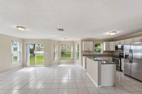18057 SW 12th Court, Pembroke Pines FL - photo 12 of 36