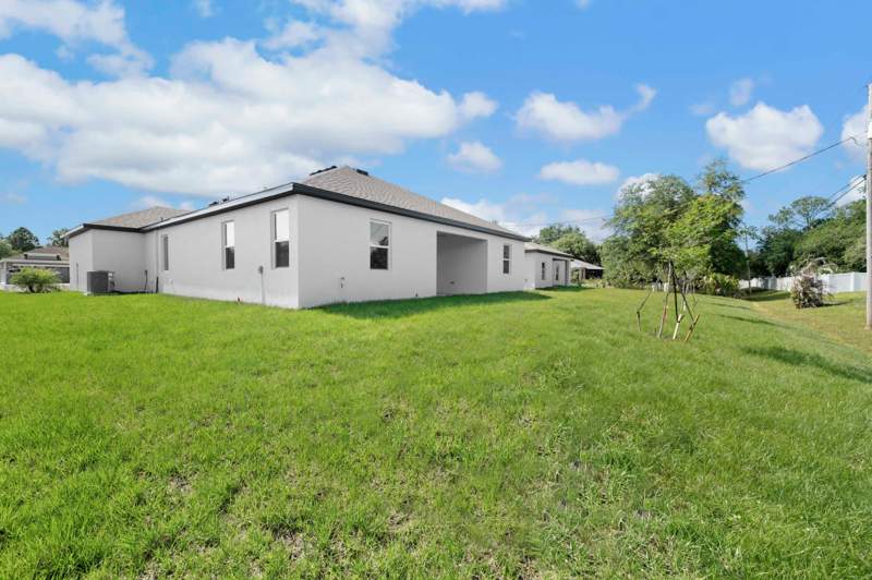 3 bedroom Single Family Residence at 392 SW Paw Court, Port St Lucie, Port St. Lucie — photo 4