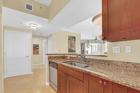 975 NW Flagler Avenue #206, Stuart FL - photo 11 of 57