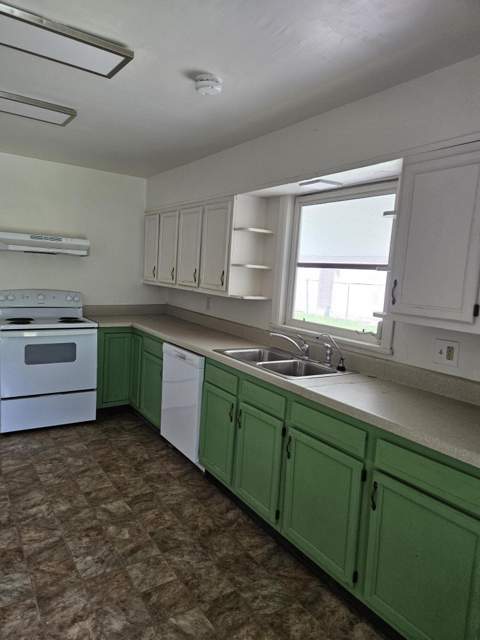 2304 S 41st Street, Fort Pierce FL - photo 7 of 11