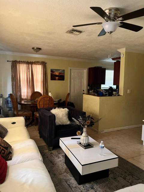 4730 NE 2nd Avenue, Deerfield Beach FL - photo 6 of 17